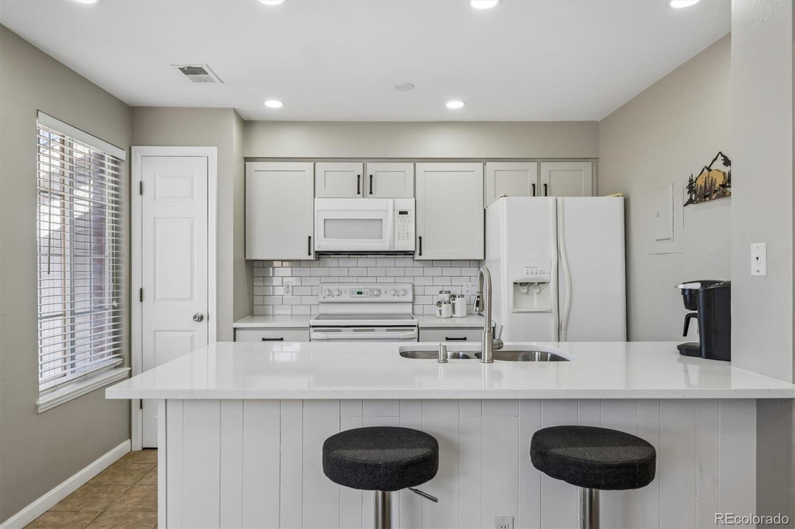 Meadow Hills Aurora Condo / Townhome | MLS #: 735713813732 E Lehigh Avenue D, Aurora Beds: 1 Baths: 1 Price: $217,000