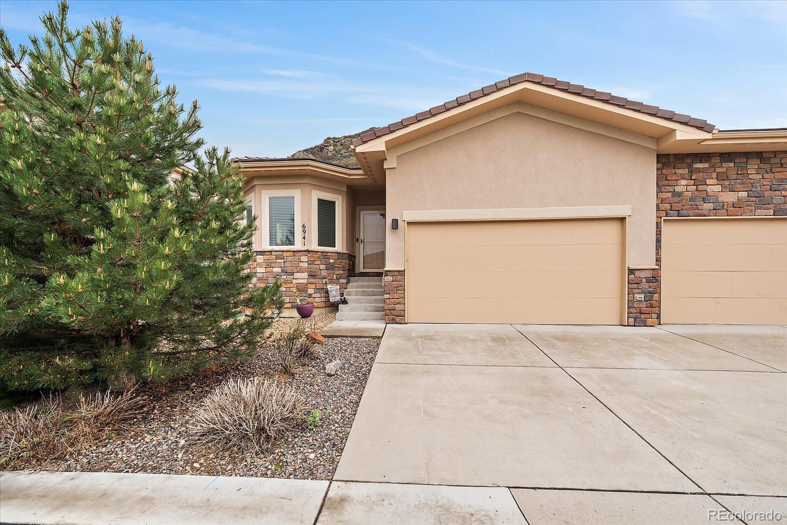 Roxborough Park Littleton Home | MLS #: 87928036941  Fargo , Littleton Beds: 3 Baths: 3 Price: $675,000