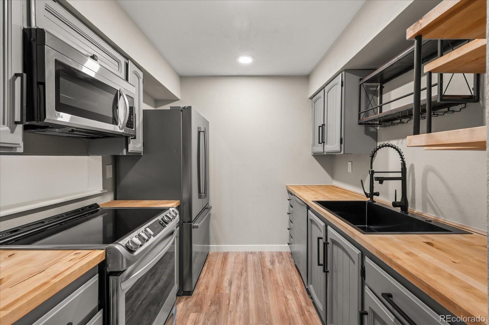 Cherry Grove East Aurora Condo / Townhome | MLS #: 733914914438  E 1st Drive  c11, Aurora Beds: 2 Baths: 2 Price: $215,000