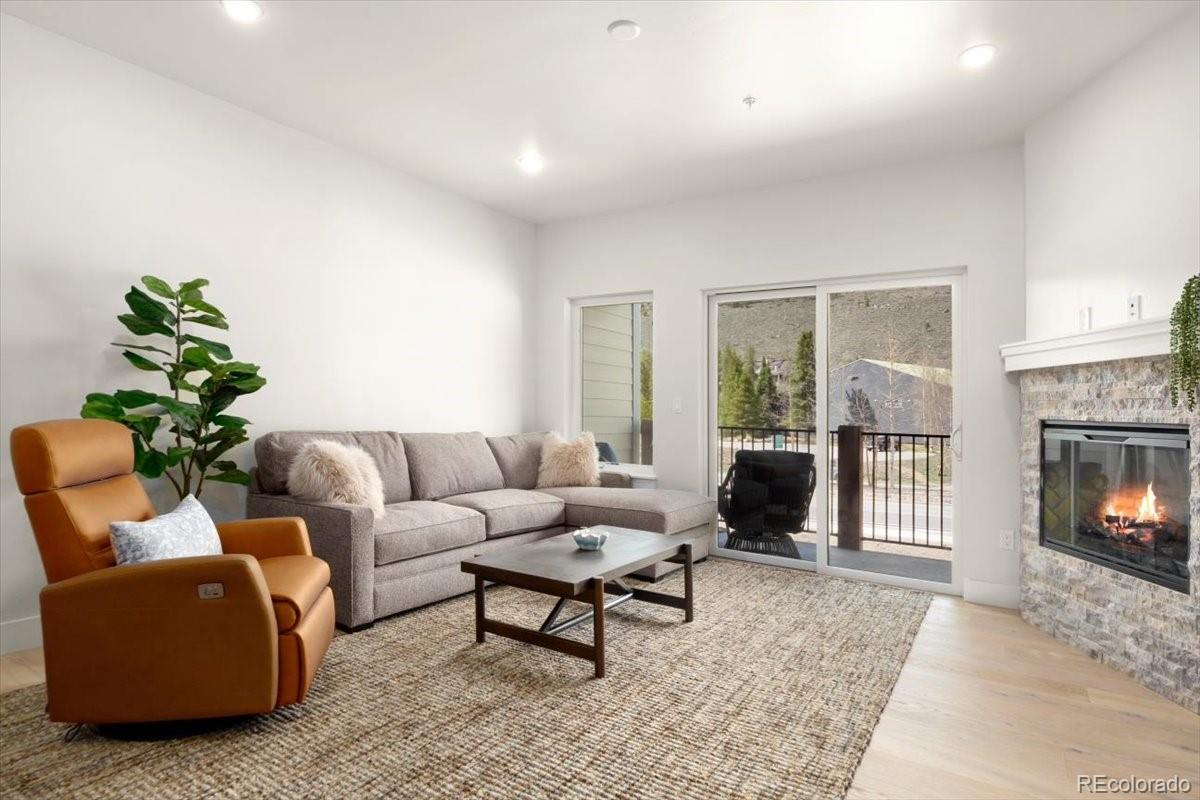 Key Keystone Condo / Townhome | MLS #: 5208527125 W Keystone  303, Keystone Beds: 1 Baths: 1 Price: $799,000