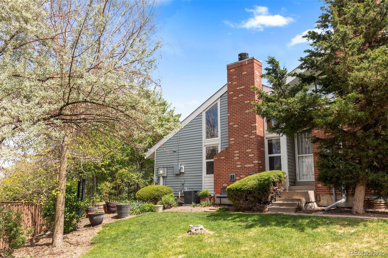 Olde Towne Aurora Condo / Townhome | MLS #: 776696311797 E Cedar Avenue , Aurora Beds: 1 Baths: 1 Price: $275,000