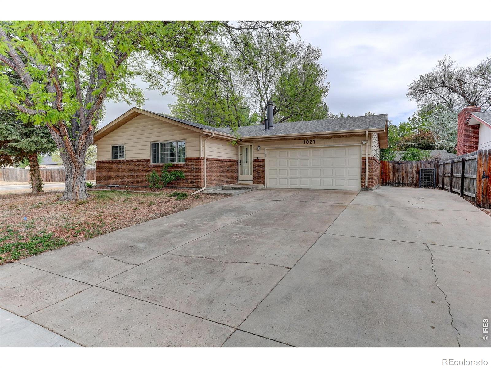  Windsor Home | MLS #: 45678910576141027  Cottonwood Drive, Windsor Beds: 3 Baths: 2 Price: $470,000
