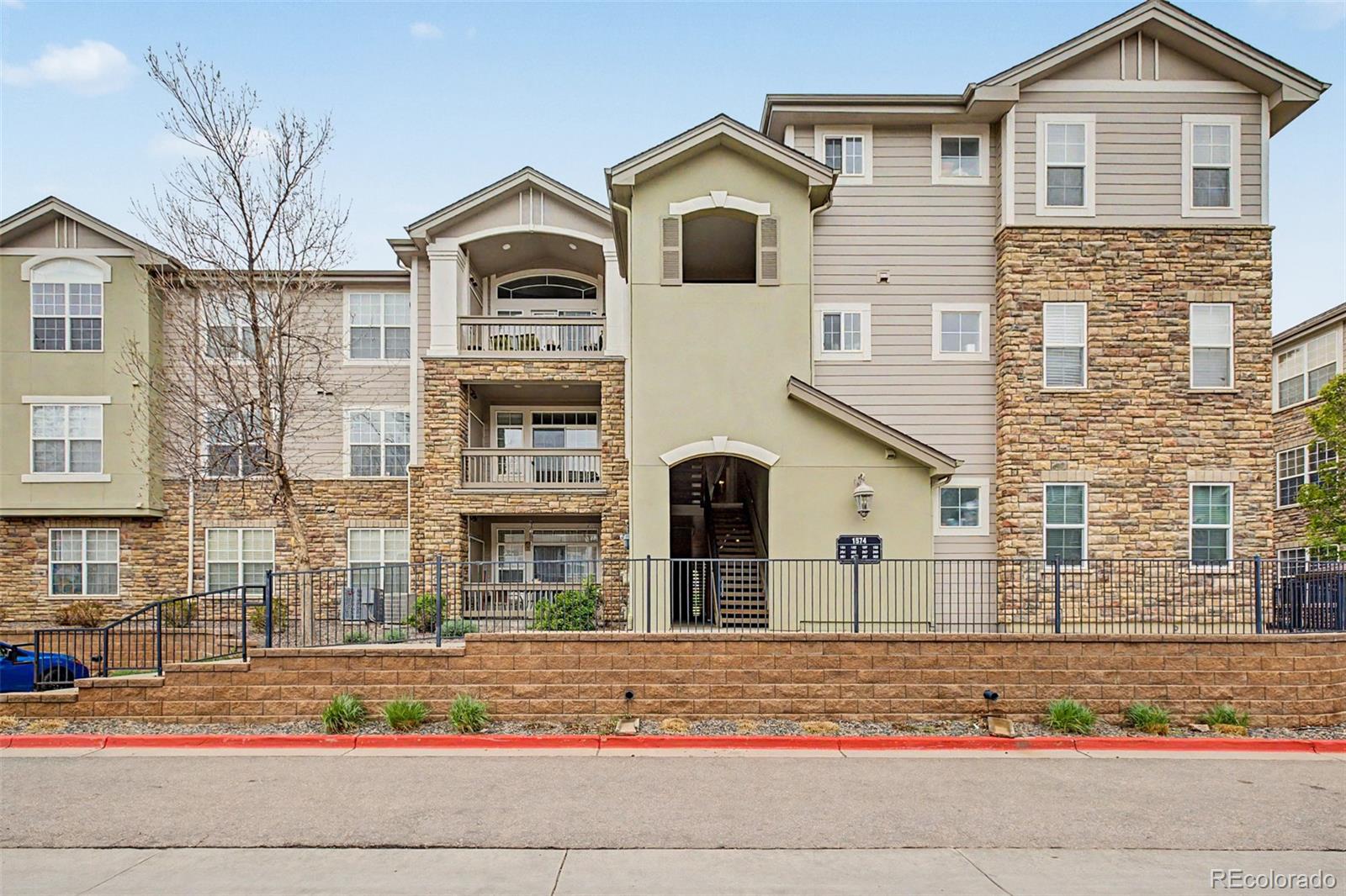 Sawgrass Castle Rock Condo / Townhome | MLS #: 88176961574  Olympia Circle 202, Castle Rock Beds: 2 Baths: 2 Price: $362,900