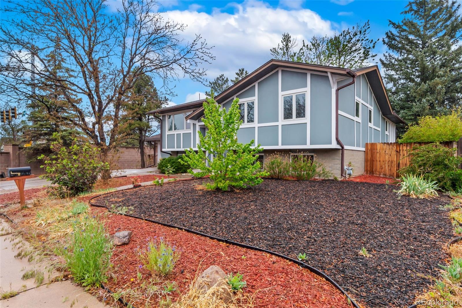 aurora&nbsp; House Search Picture