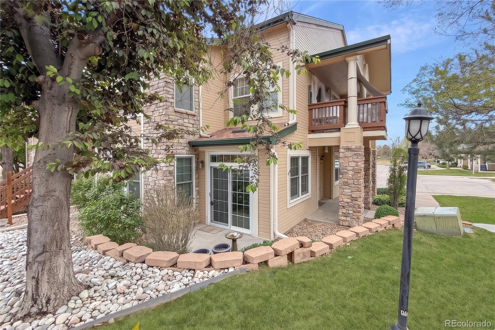 Meadow Hills Aurora Condo / Townhome | MLS #: 46719814025 S Dillon Way  102, Aurora Beds: 3 Baths: 2 Price: $325,000