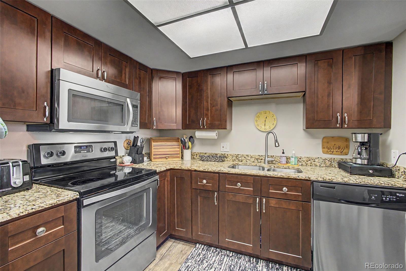 Heather Gardens Aurora Condo / Townhome | MLS #: 889445214390 E Marina Drive 208, Aurora Beds: 2 Baths: 1 Price: $269,000