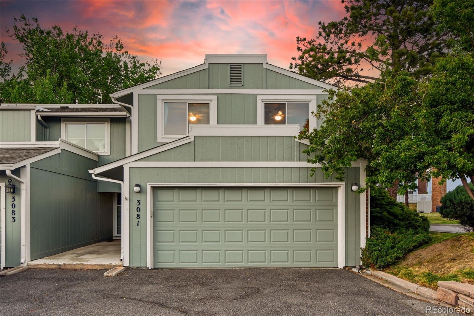 The Shores Aurora Condo / Townhome | MLS #: 21182763081 S Macon Circle , Aurora Beds: 4 Baths: 4 Price: $325,000