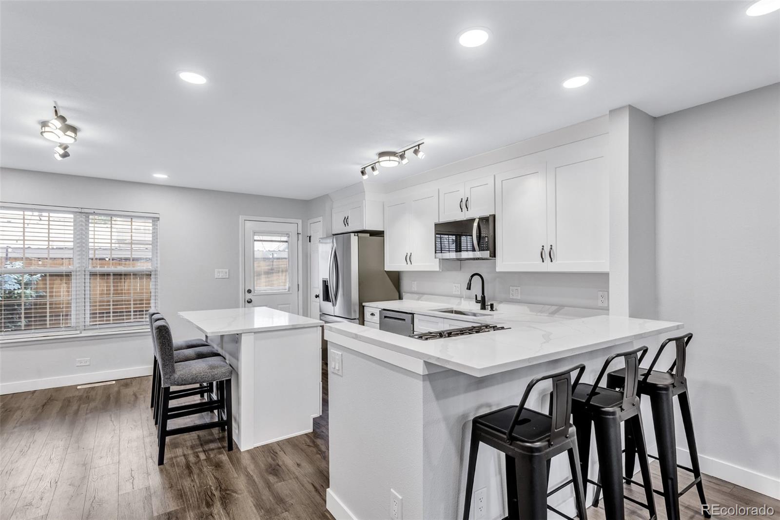 Glenn Oaks Centennial Condo / Townhome | MLS #: 77232127165 S Gaylord Street E03, Centennial Beds: 2 Baths: 1 Price: $315,000