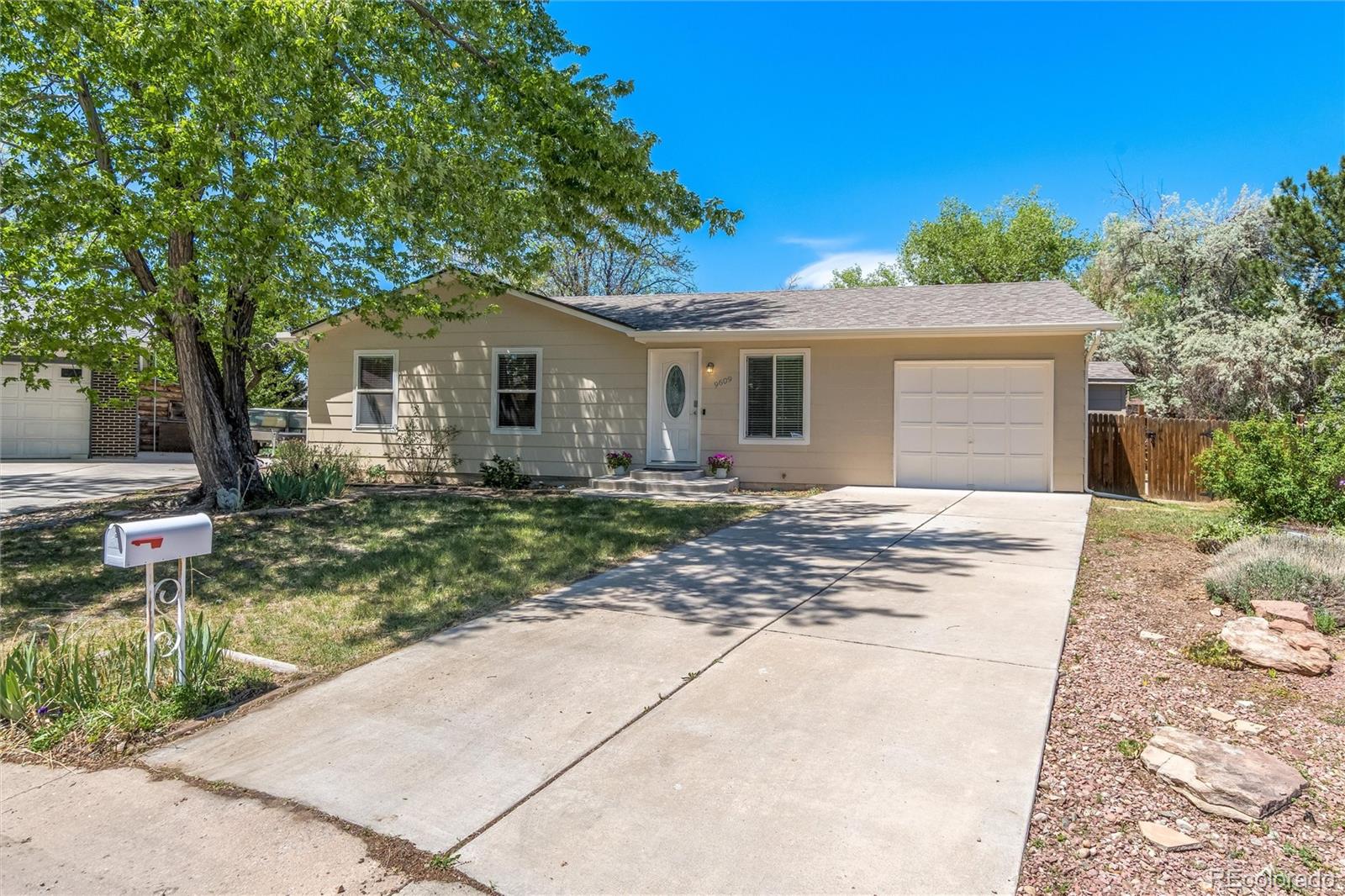 Westborough Lakewood Home | MLS #: 90877749609 W Eureka Place, Lakewood Beds: 3 Baths: 2 Price: $500,000