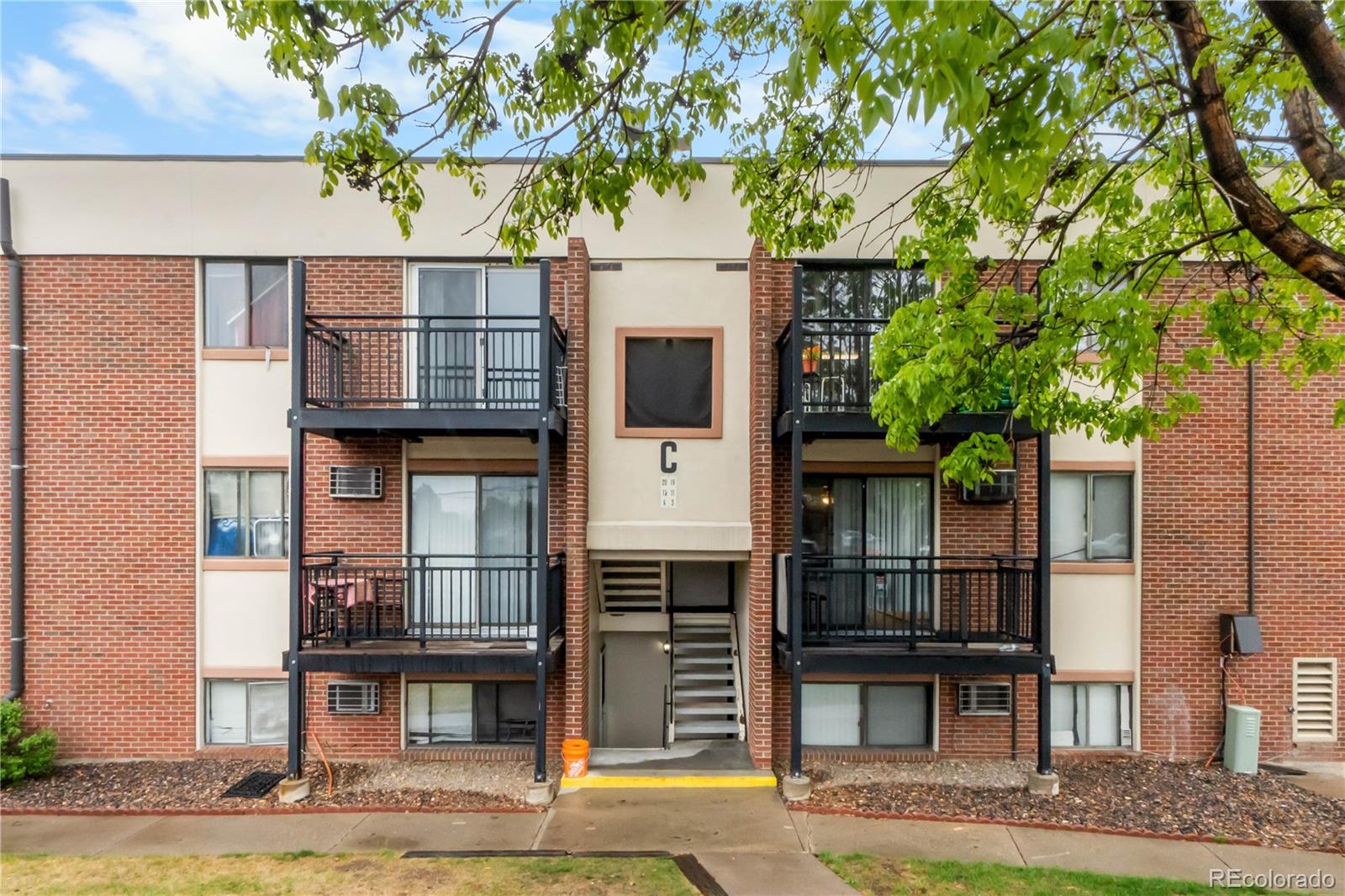 Seven Springs Denver Condo / Townhome | MLS #: 29903825995 W Hampden Avenue 20C, Denver Beds: 1 Baths: 1 Price: $157,499