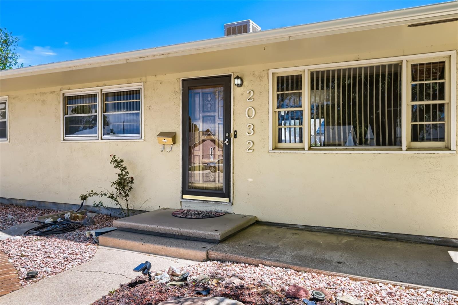 pueblo&nbsp; House Search Picture