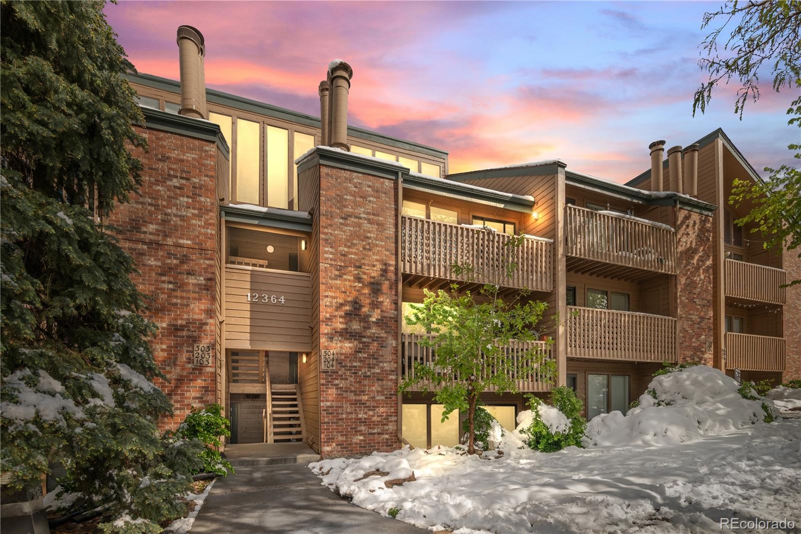 Green Mountain Lakewood Condo / Townhome | MLS #: 309943512364 W Nevada Place 303, Lakewood Beds: 2 Baths: 1 Price: $334,000