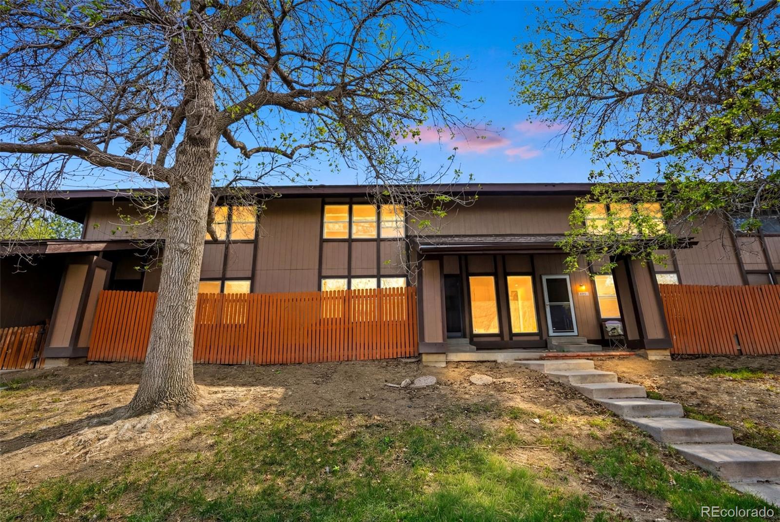 The Timbers Aurora Condo / Townhome | MLS #: 15618163747 S Granby Way , Aurora Beds: 3 Baths: 2 Price: $315,000