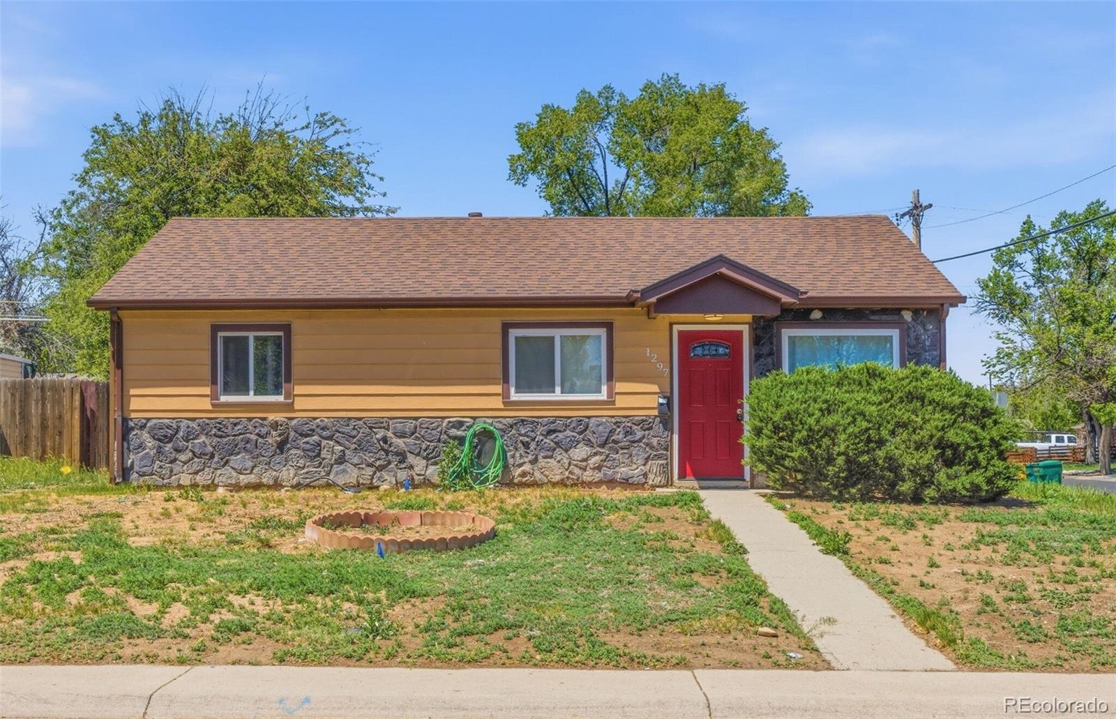 Hoffman Town Aurora Home | MLS #: 48328441297  Worchester Street, Aurora Beds: 3 Baths: 2 Price: $400,000