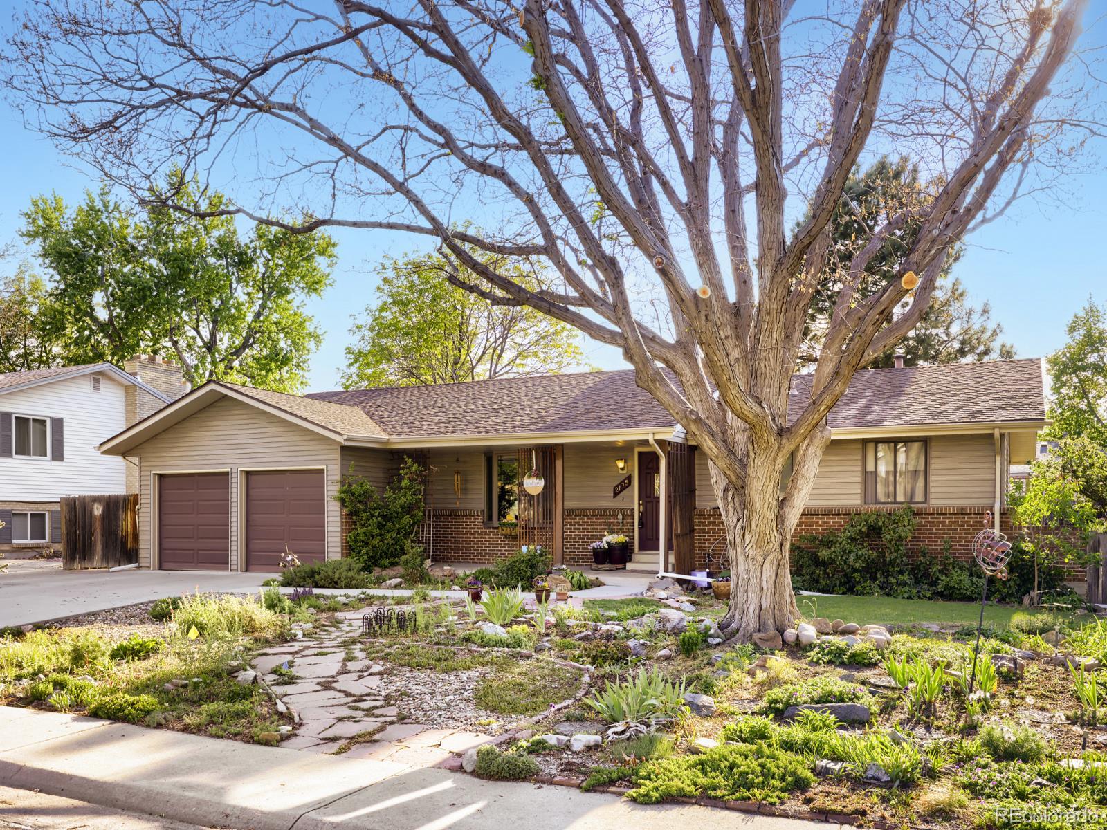 Southern Gables Lakewood Home | MLS #: 83078102175 S Flower Street, Lakewood Beds: 5 Baths: 3 Price: $675,000