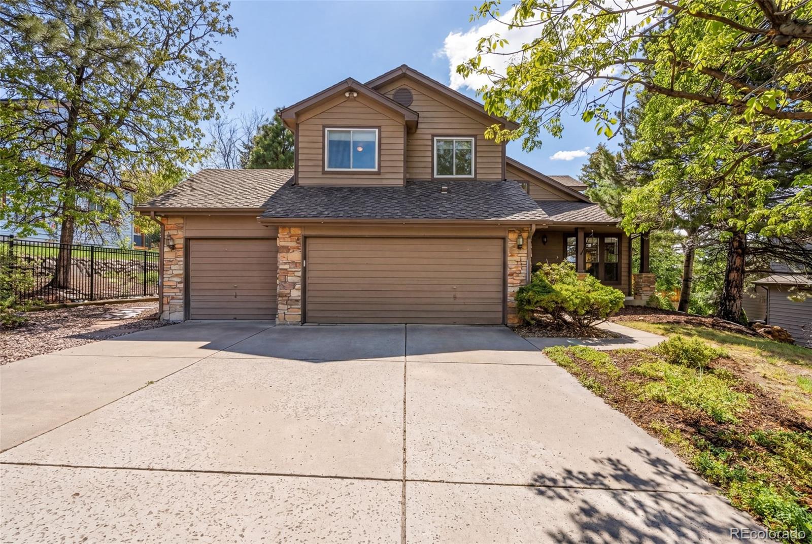 golden&nbsp; House Search Picture