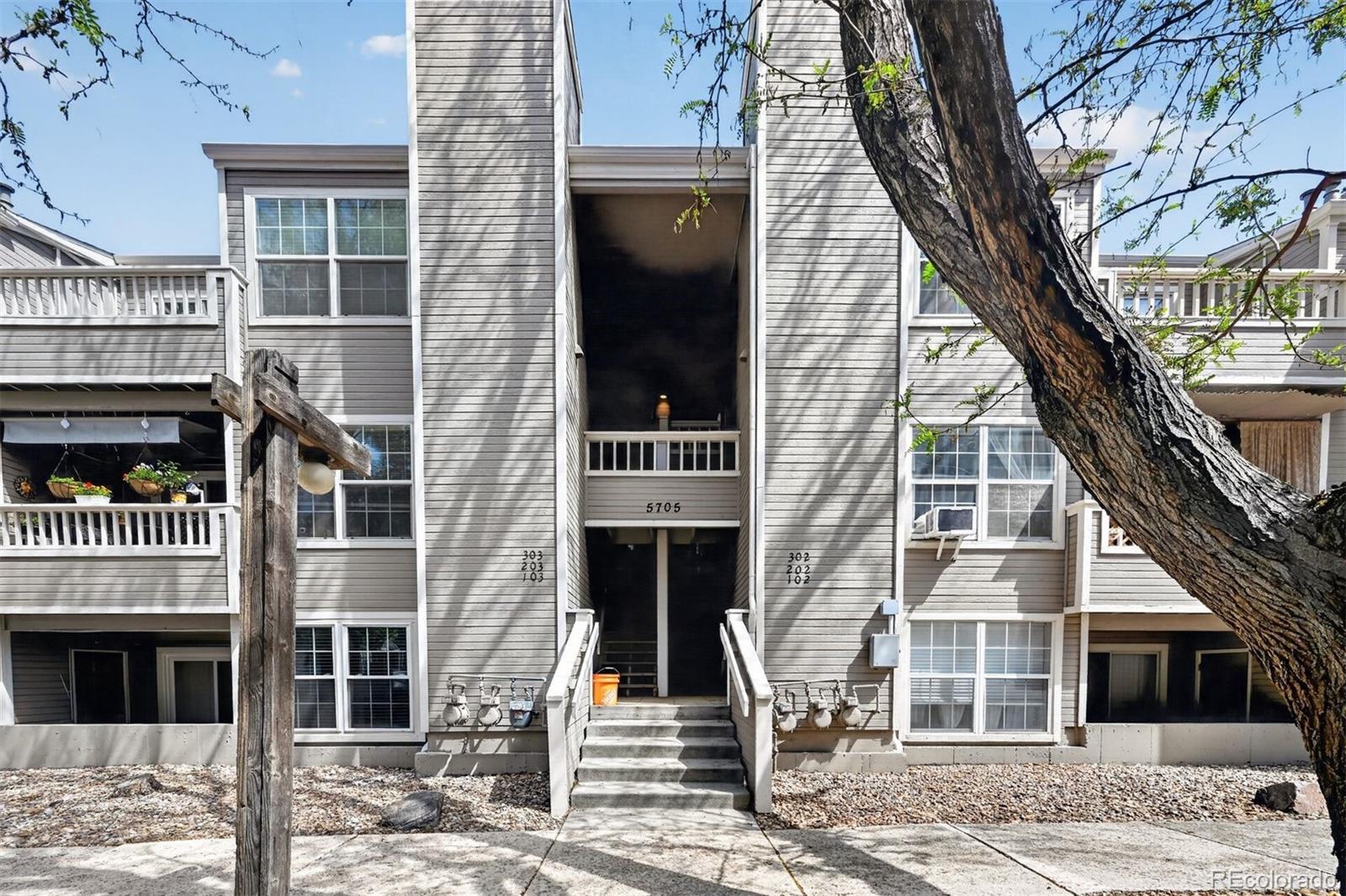 Sunpointe Lakewood Condo / Townhome | MLS #: 58733235705 W Atlantic Place 302, Lakewood Beds: 1 Baths: 1 Price: $250,000