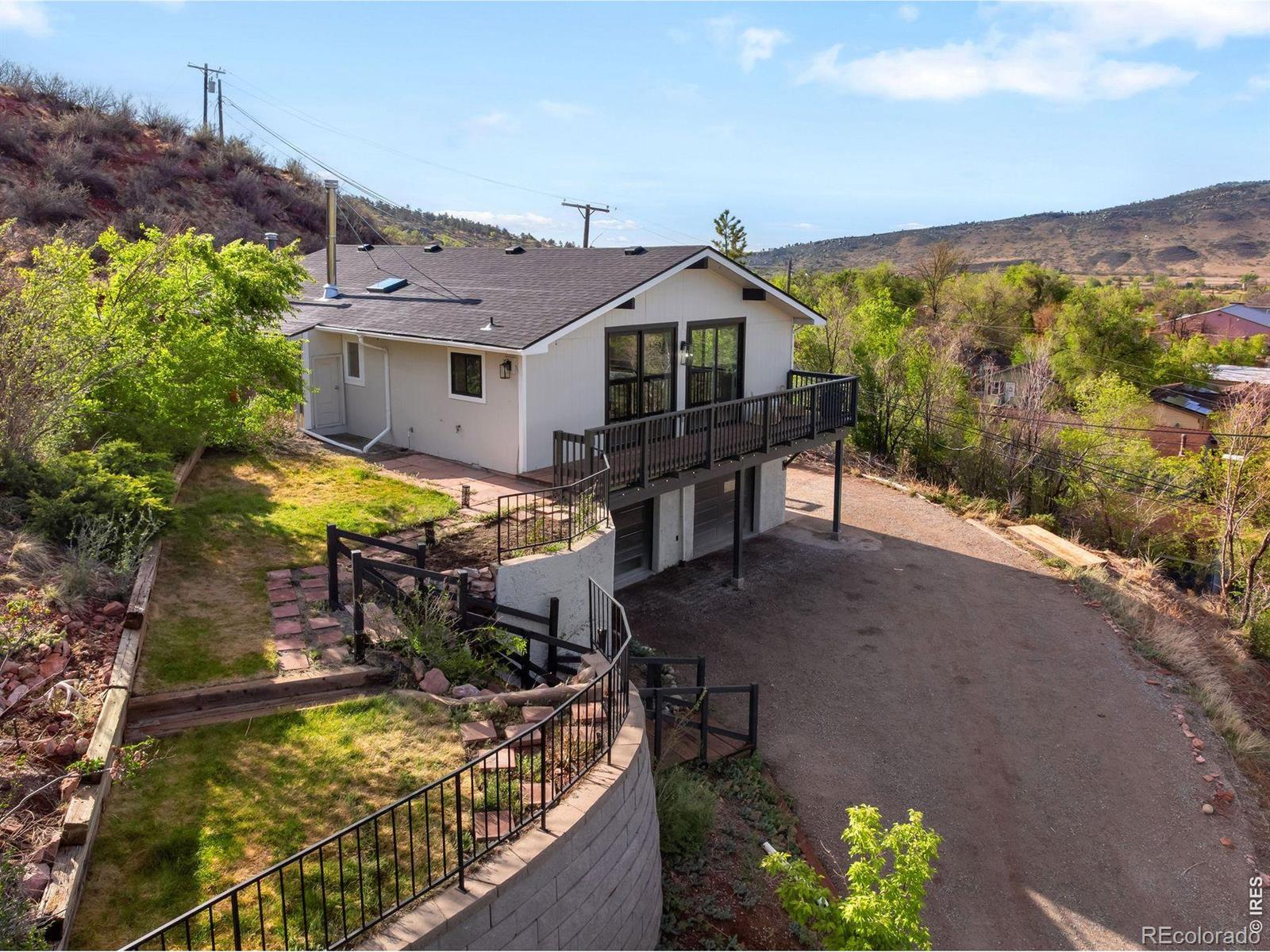  Lyons Home | MLS #: 4567891058939926  4th Avenue, Lyons Beds: 3 Baths: 3 Price: $850,000