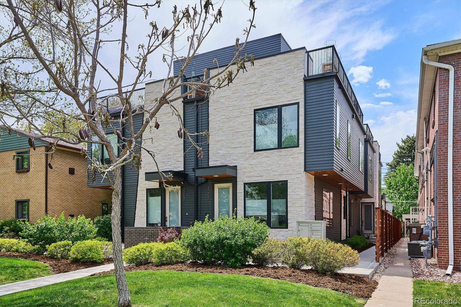 Observatory Park Denver Condo / Townhome | MLS #: 97131622061 S Milwaukee Street , Denver Beds: 2 Baths: 2 Price: $640,000