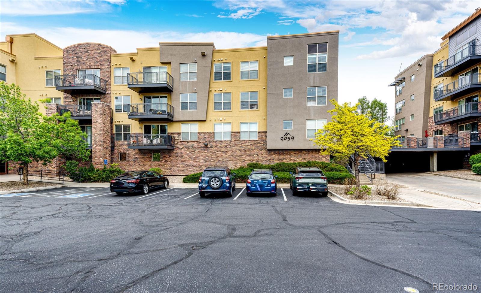 Dry Creek Crossing Englewood Condo / Townhome | MLS #: 37147279059 E Panorama Circle B405, Englewood Beds: 2 Baths: 2 Price: $365,000