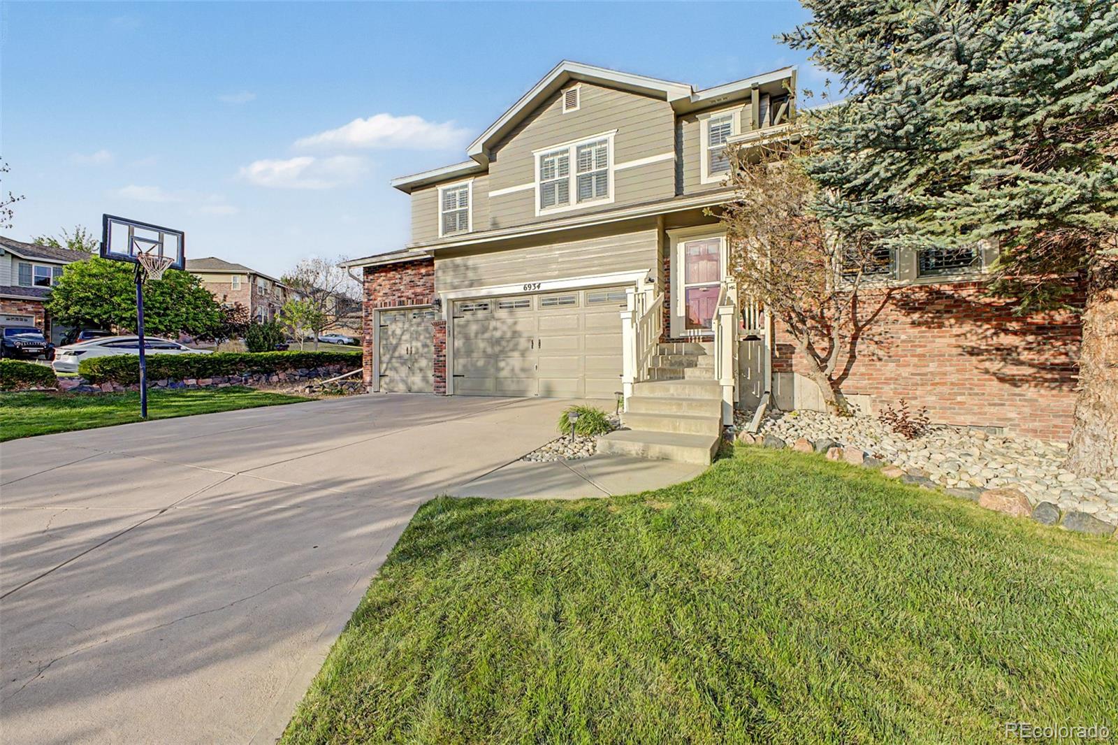 Tallyns Reach Aurora Home | MLS #: 56825666934 S Fultondale Circle, Aurora Beds: 5 Baths: 5 Price: $800,000