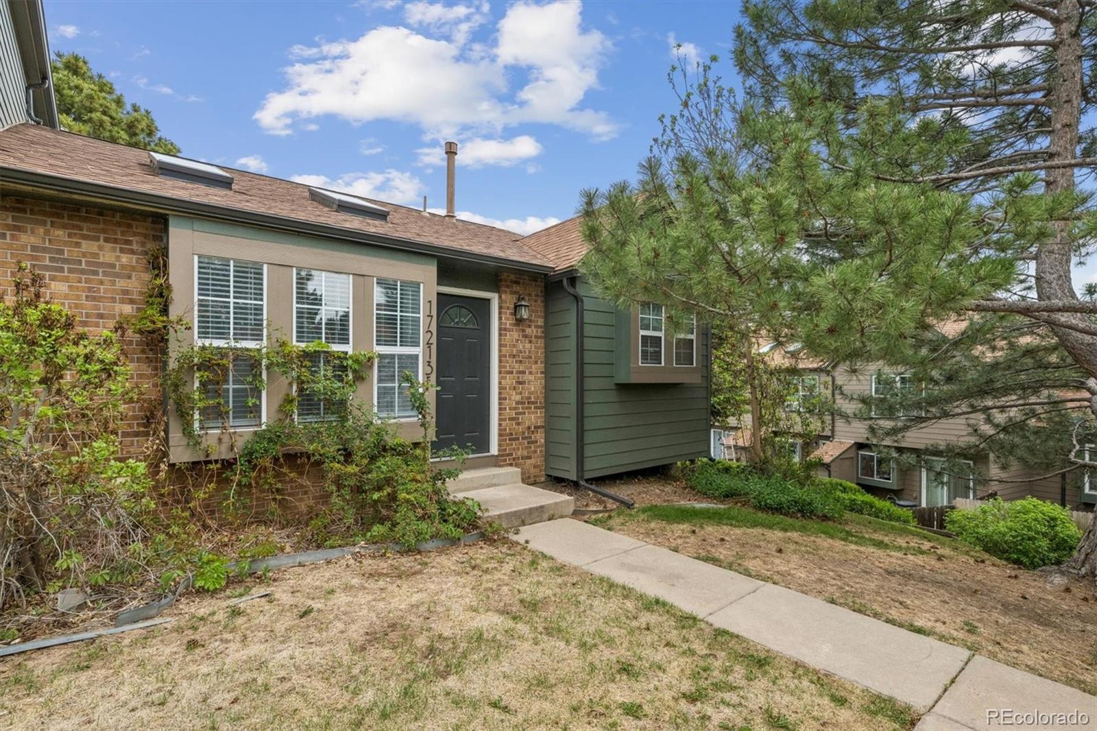  Aurora Condo / Townhome | MLS #: 768669217213 E Stanford Avenue F, Aurora Beds: 3 Baths: 2 Price: $325,000