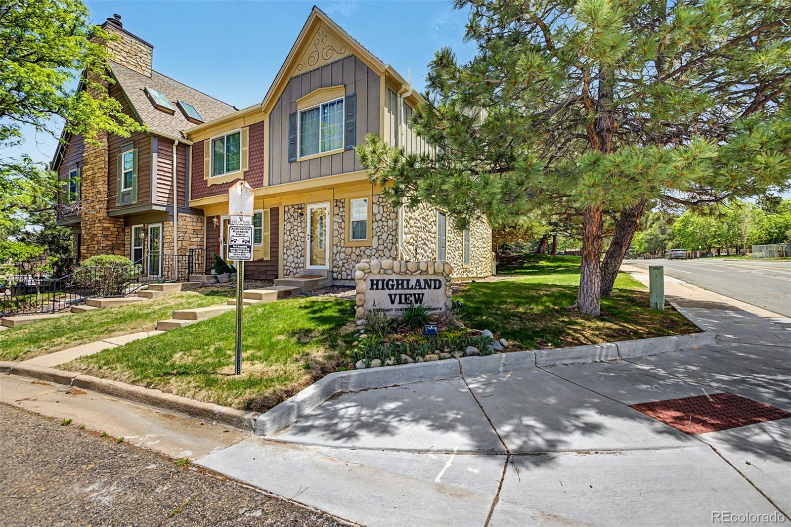 Highlands Centennial Condo / Townhome | MLS #: 81854138198 S Columbine Court , Centennial Beds: 2 Baths: 1 Price: $329,000