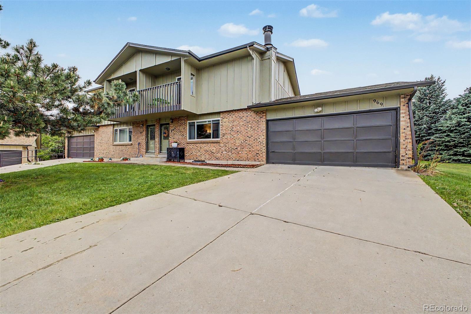 Golden Home | MLS #: 6819534969  Welch Court, Golden Beds: 3 Baths: 3 Price: $610,000