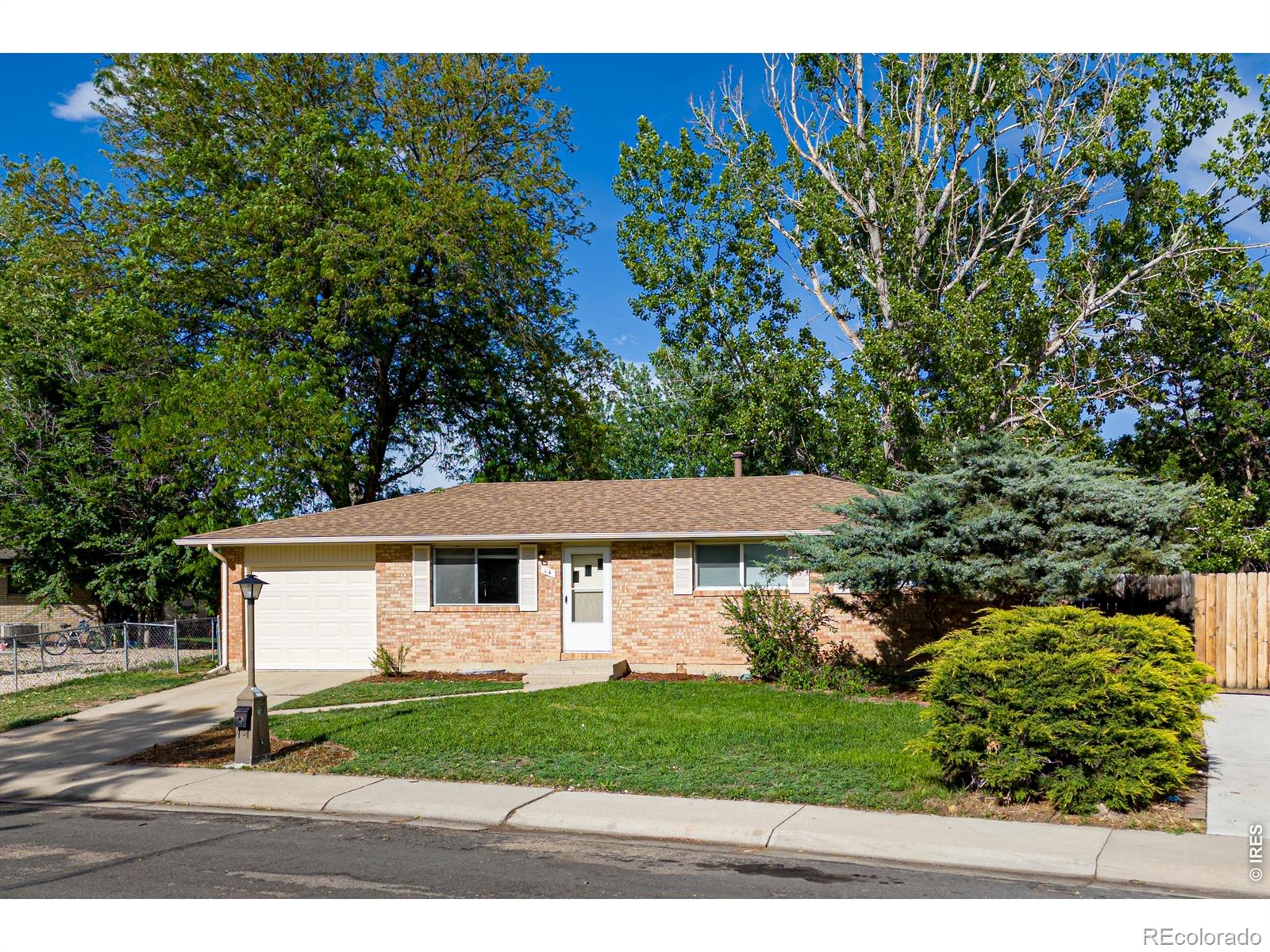  Longmont Home | MLS #: 456789105969114 S Gay Drive, Longmont Beds: 4 Baths: 2 Price: $488,000