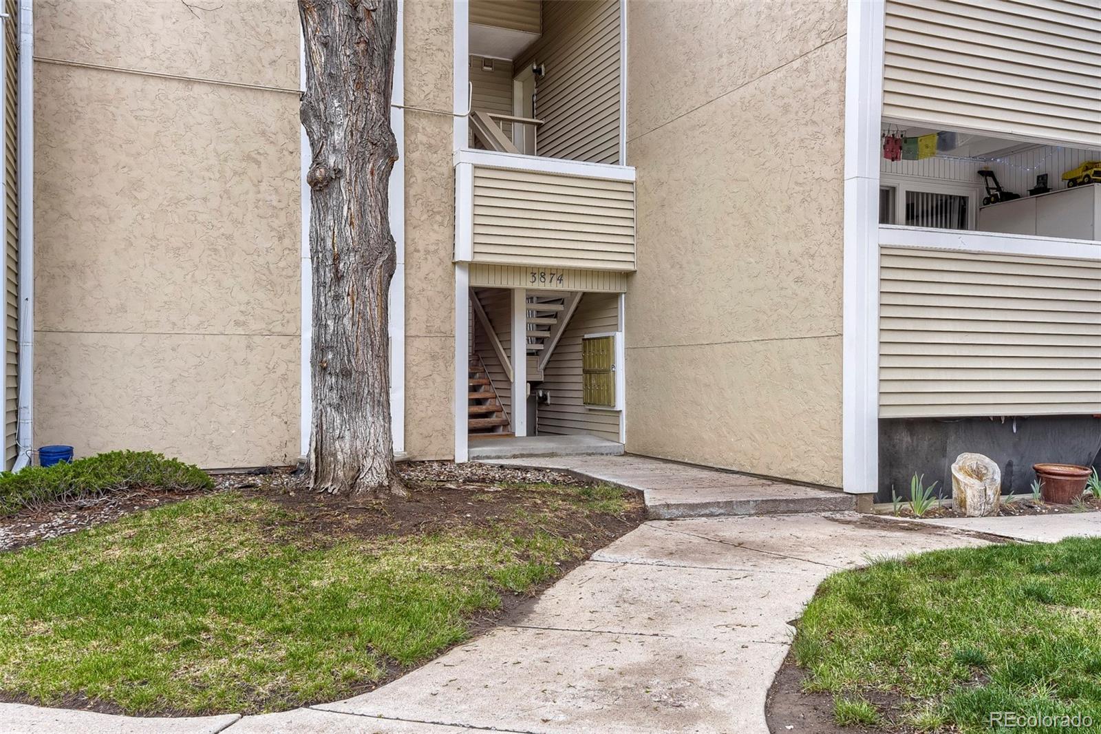 3874 S Fraser Street, aurora&nbsp; House Search MLS Picture