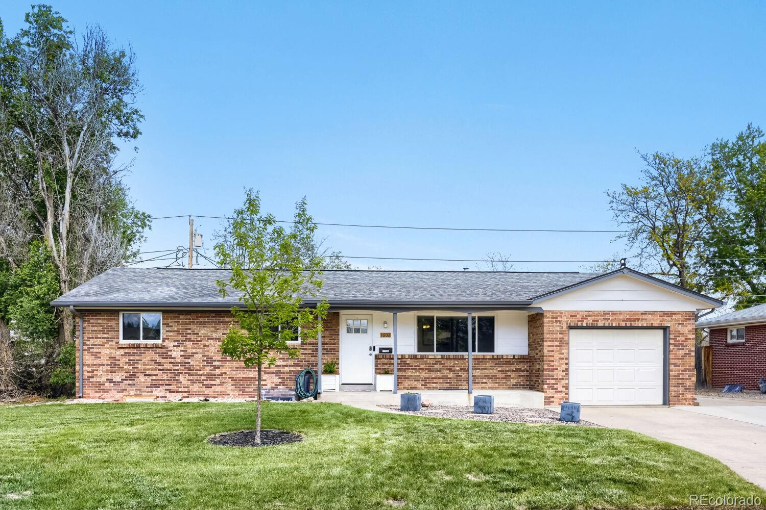 Cloverdale Lakewood Home | MLS #: 55889341602 S Everett Street, Lakewood Beds: 5 Baths: 3 Price: $645,000