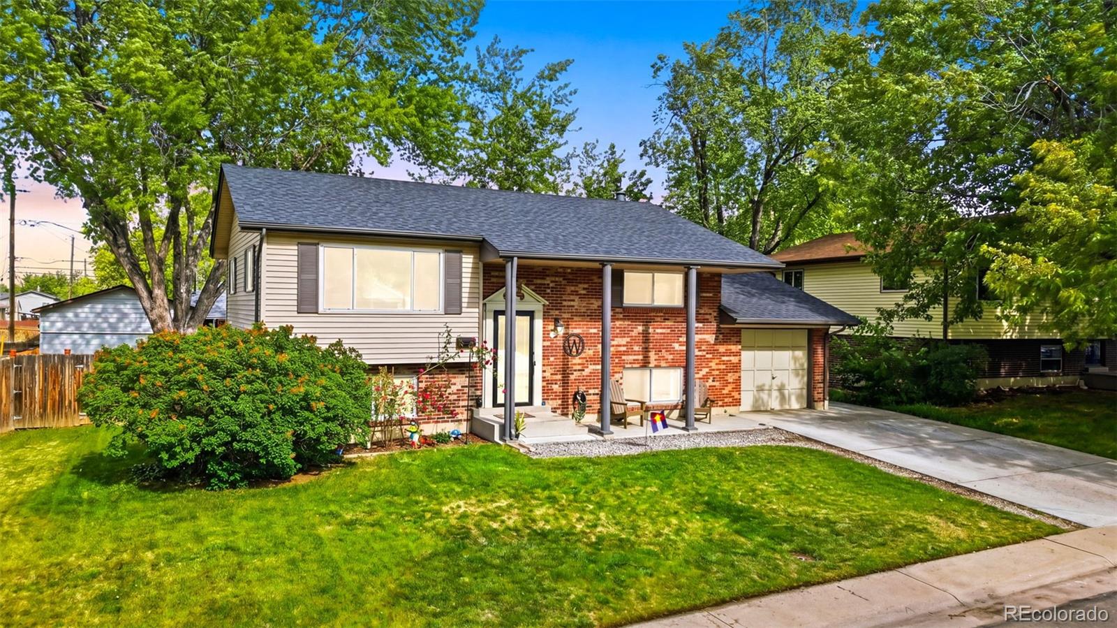  Northglenn Home | MLS #: 448285911956  Spring Drive, Northglenn Beds: 5 Baths: 2 Price: $515,000
