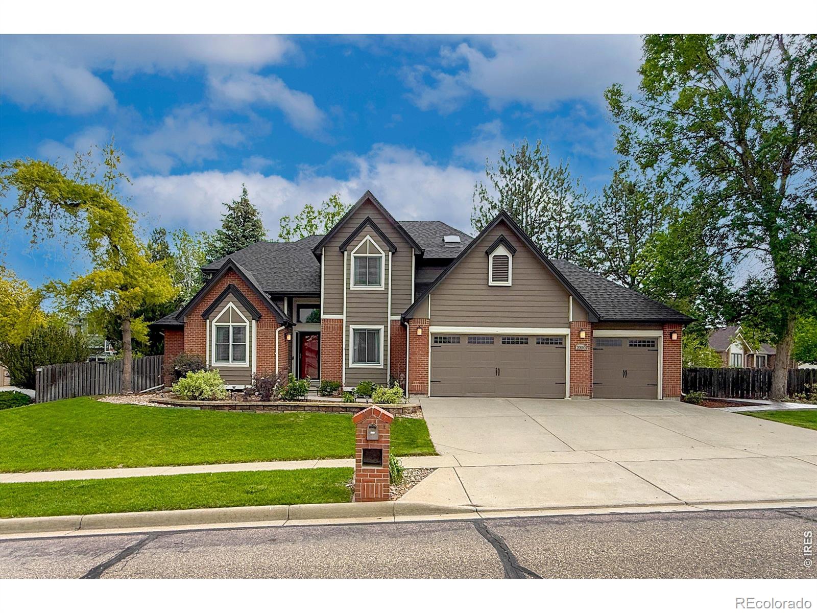 Creekside Longmont Home | MLS #: 45678910599512000  Ridgeview Drive, Longmont Beds: 4 Baths: 4 Price: $965,000
