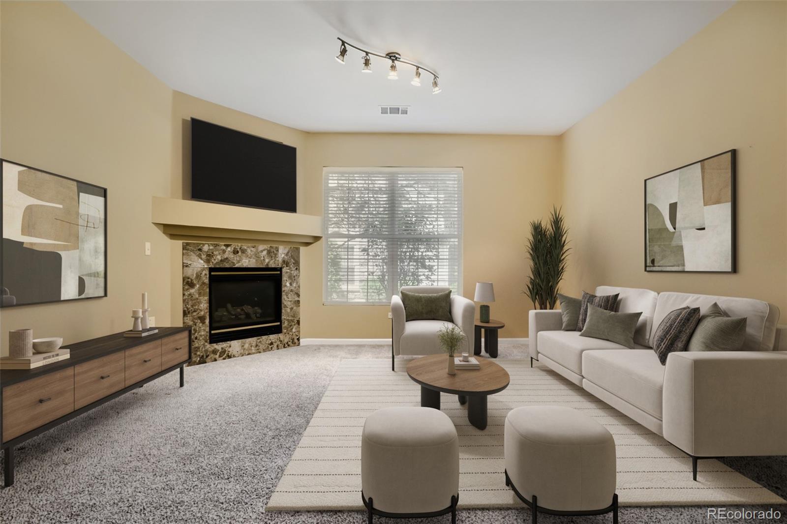 Meadow Hills Aurora Condo / Townhome | MLS #: 83183544045 S Crystal Circle 102, Aurora Beds: 2 Baths: 2 Price: $275,000