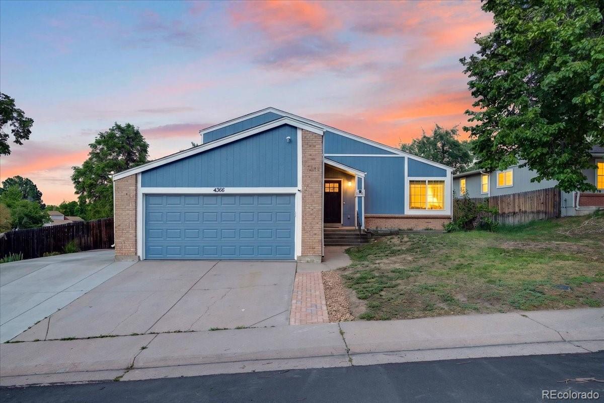 Pheasant Run Aurora Home | MLS #: 30544334366 S Dearborn Court, Aurora Beds: 3 Baths: 2 Price: $475,000