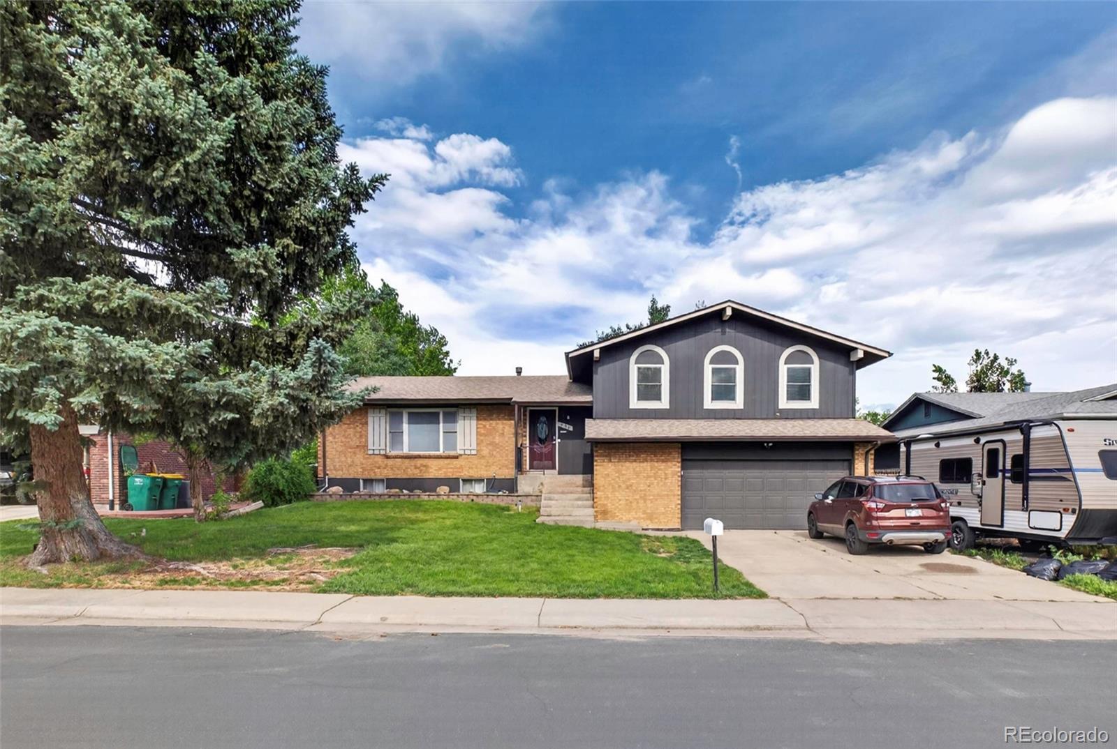 Belmar Lakewood Home | MLS #: 5979745550 S Estes Street, Lakewood Beds: 3 Baths: 3 Price: $640,000