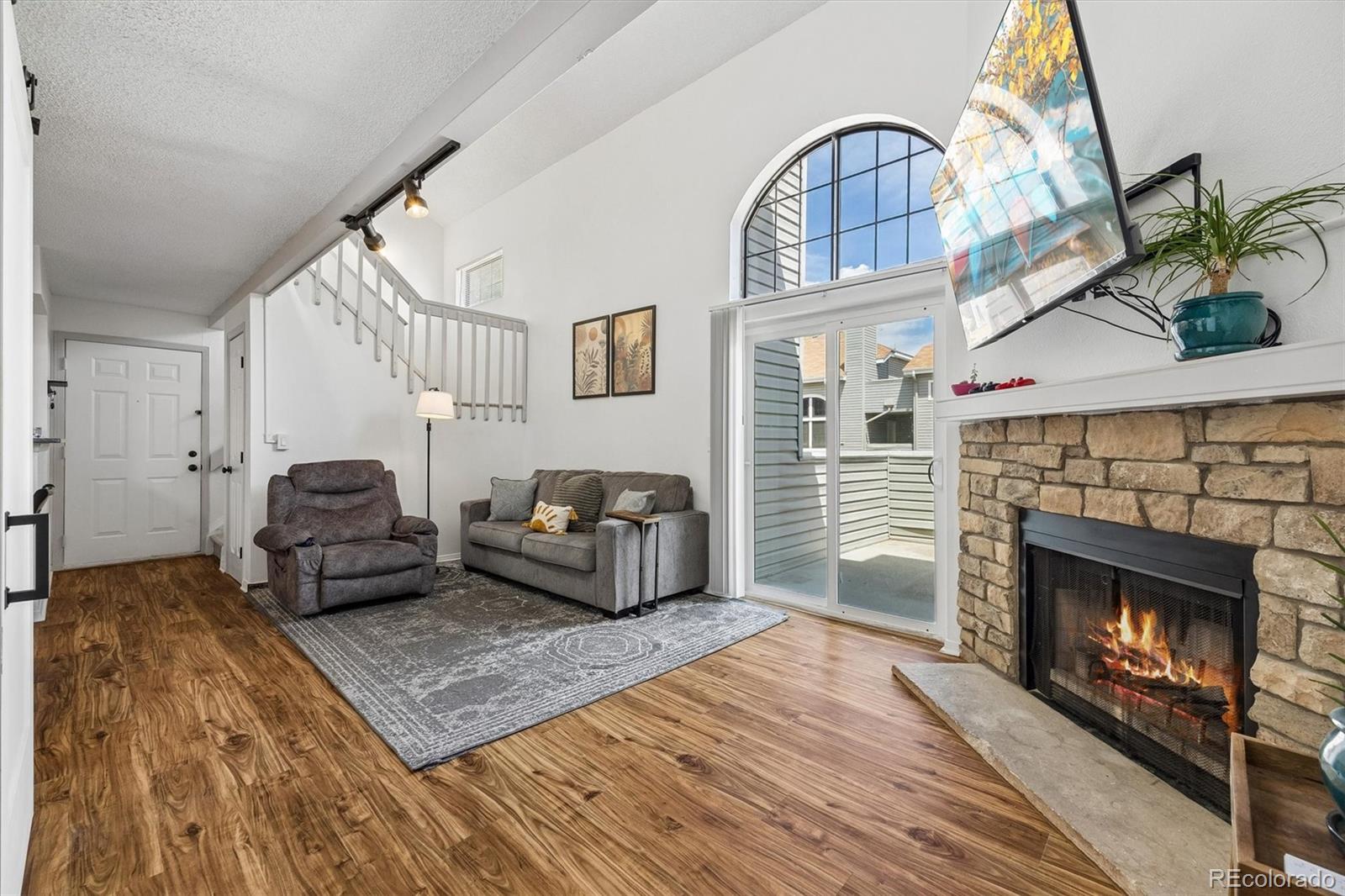 Foxdale Aurora Condo / Townhome | MLS #: 464514718494 E Kepner Place 204, Aurora Beds: 2 Baths: 2 Price: $262,000