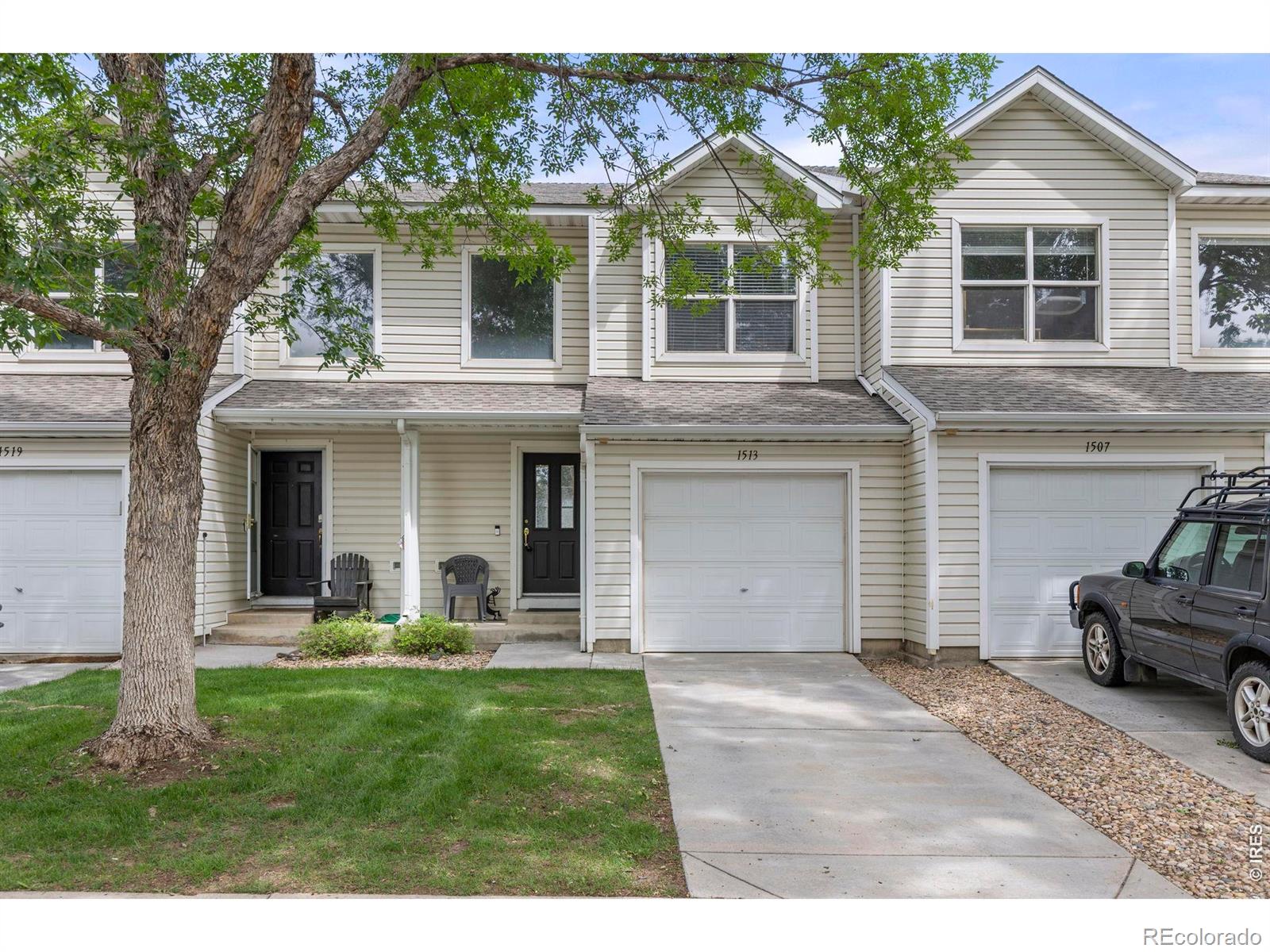 Shamrock West Loveland Home | MLS #: 45678910601041513  Oak Creek Drive, Loveland Beds: 3 Baths: 3 Price: $335,000