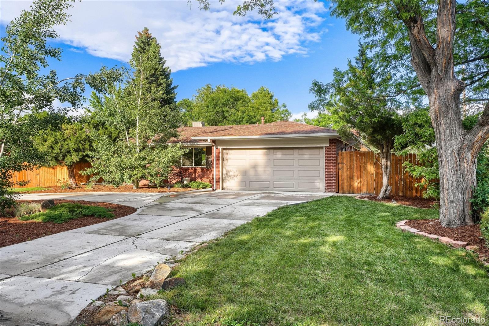 2020  Newcombe Drive, lakewood&nbsp; House Search MLS Picture