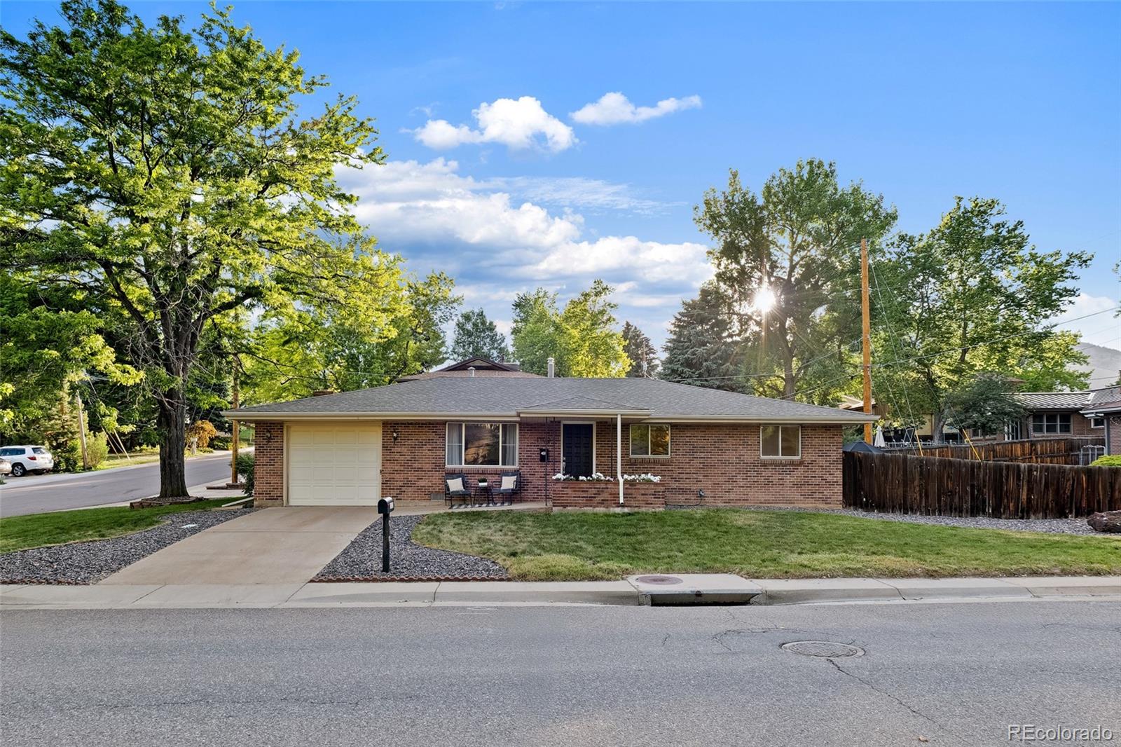 golden&nbsp; House Search Picture