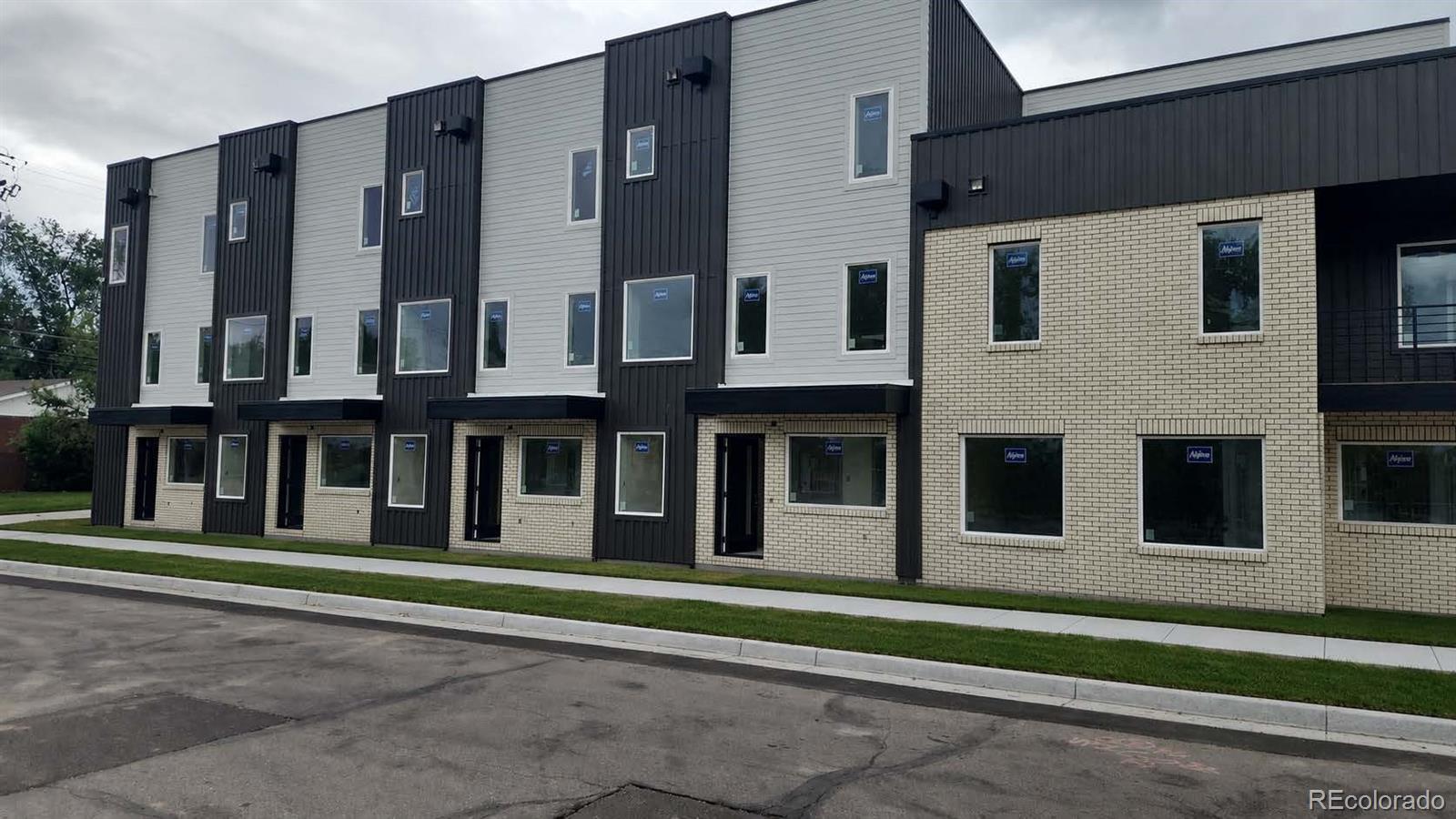 Edgewater Lakewood Condo / Townhome | MLS #: 70066251582  Kendall Street , Lakewood Beds: 2 Baths: 3 Price: $750,100