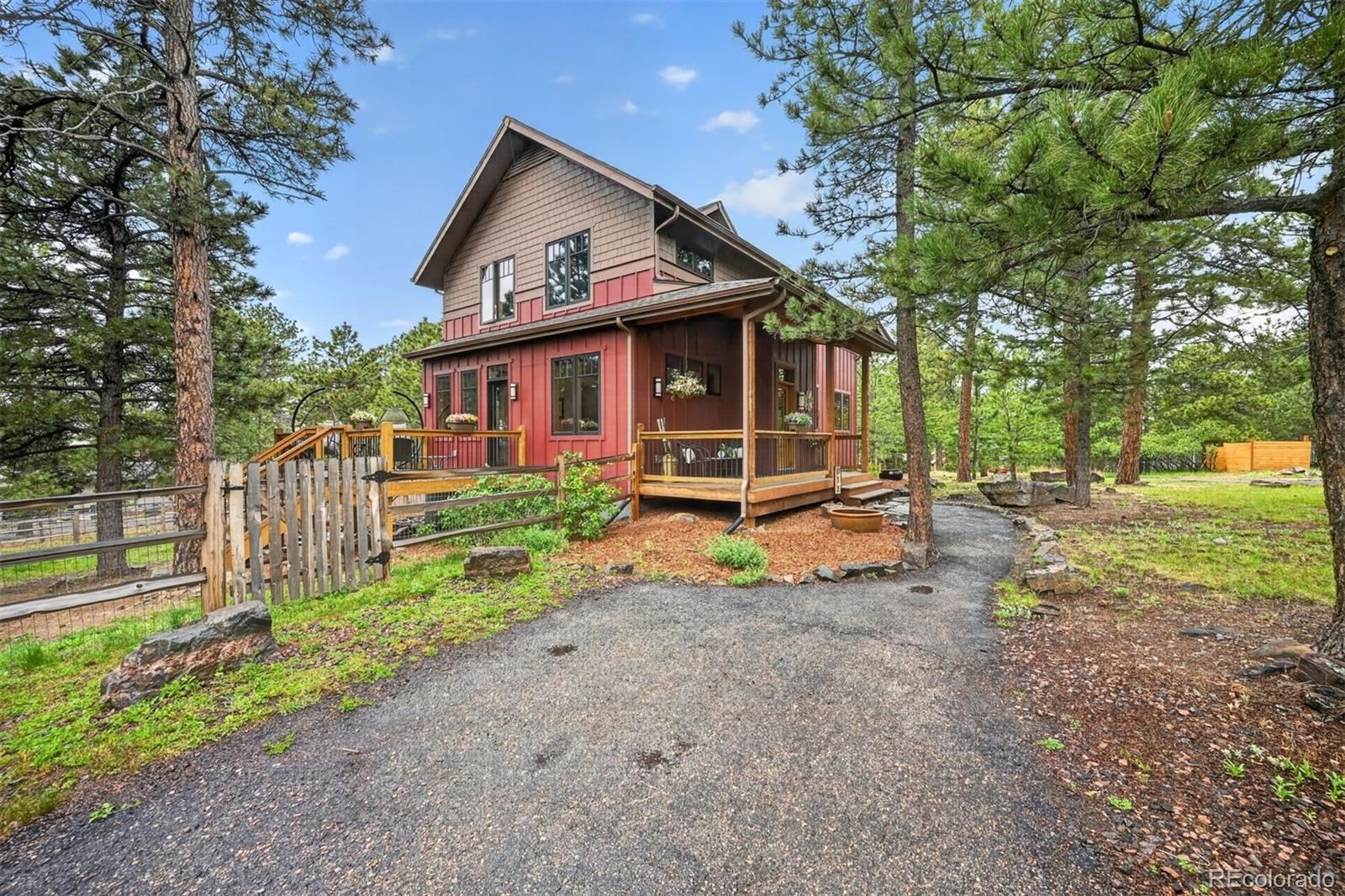 golden&nbsp; Horse Properties Search Picture