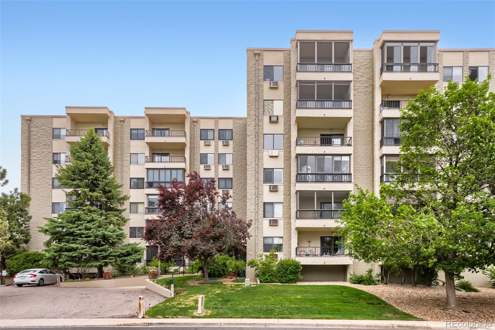 Heather Gardens Aurora Condo / Townhome | MLS #: 199050313800 E Marina Drive 506, Aurora Beds: 3 Baths: 3 Price: $417,500