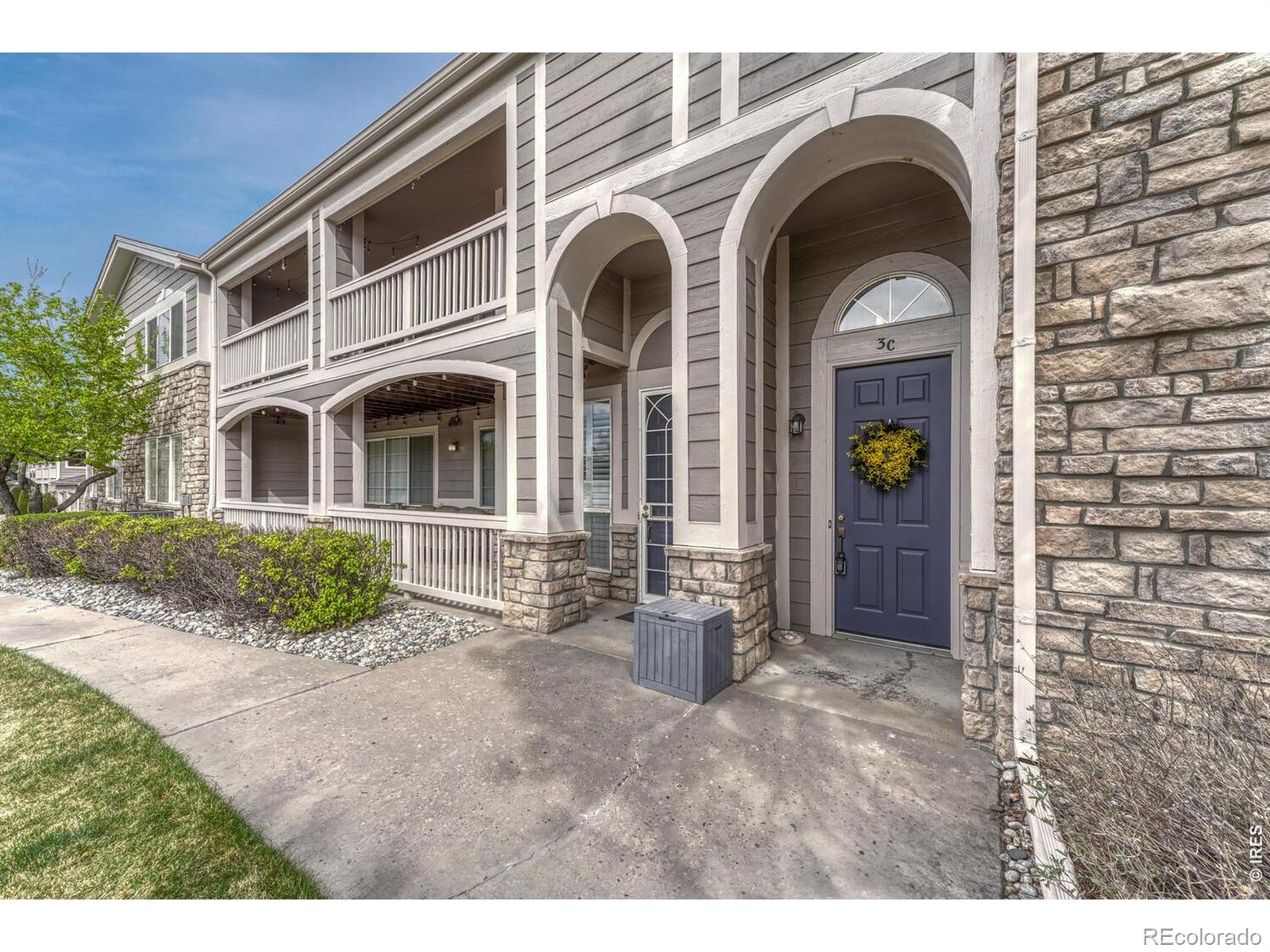 Avalon Aurora Condo / Townhome | MLS #: 45678910603204251 S Blackhawk Circle 3C, Aurora Beds: 2 Baths: 2 Price: $350,000