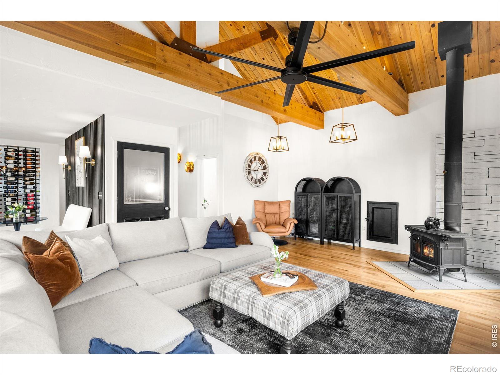 golden&nbsp; House Search Picture