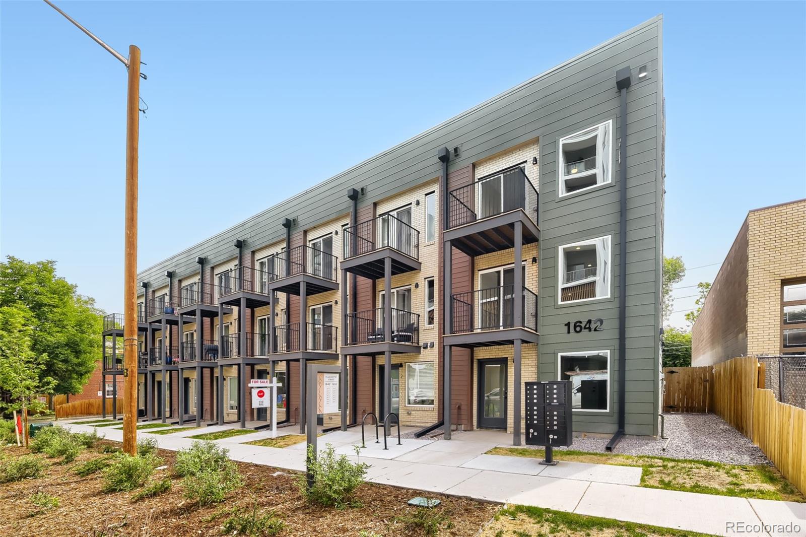 Du Denver Home | MLS #: 64612711642 N Lafayette Street, Denver Beds: 2 Baths: 3 Price: $680,000