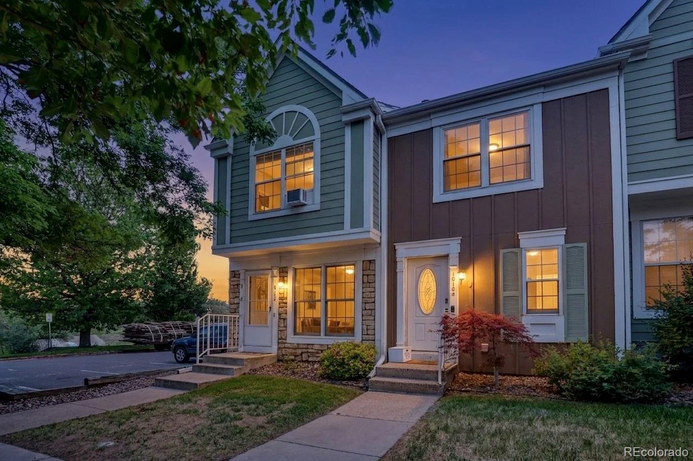  Lakewood Home | MLS #: 918374310102 W Dartmouth Avenue, Lakewood Beds: 2 Baths: 3 Price: $359,000