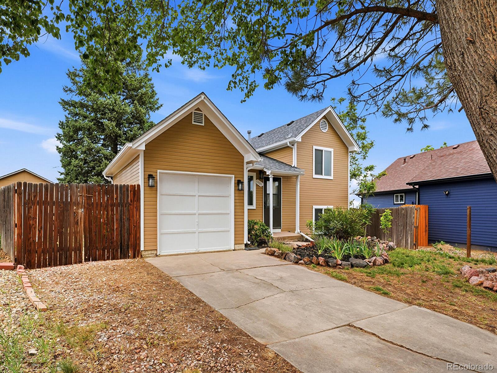 aurora&nbsp; House Search Picture