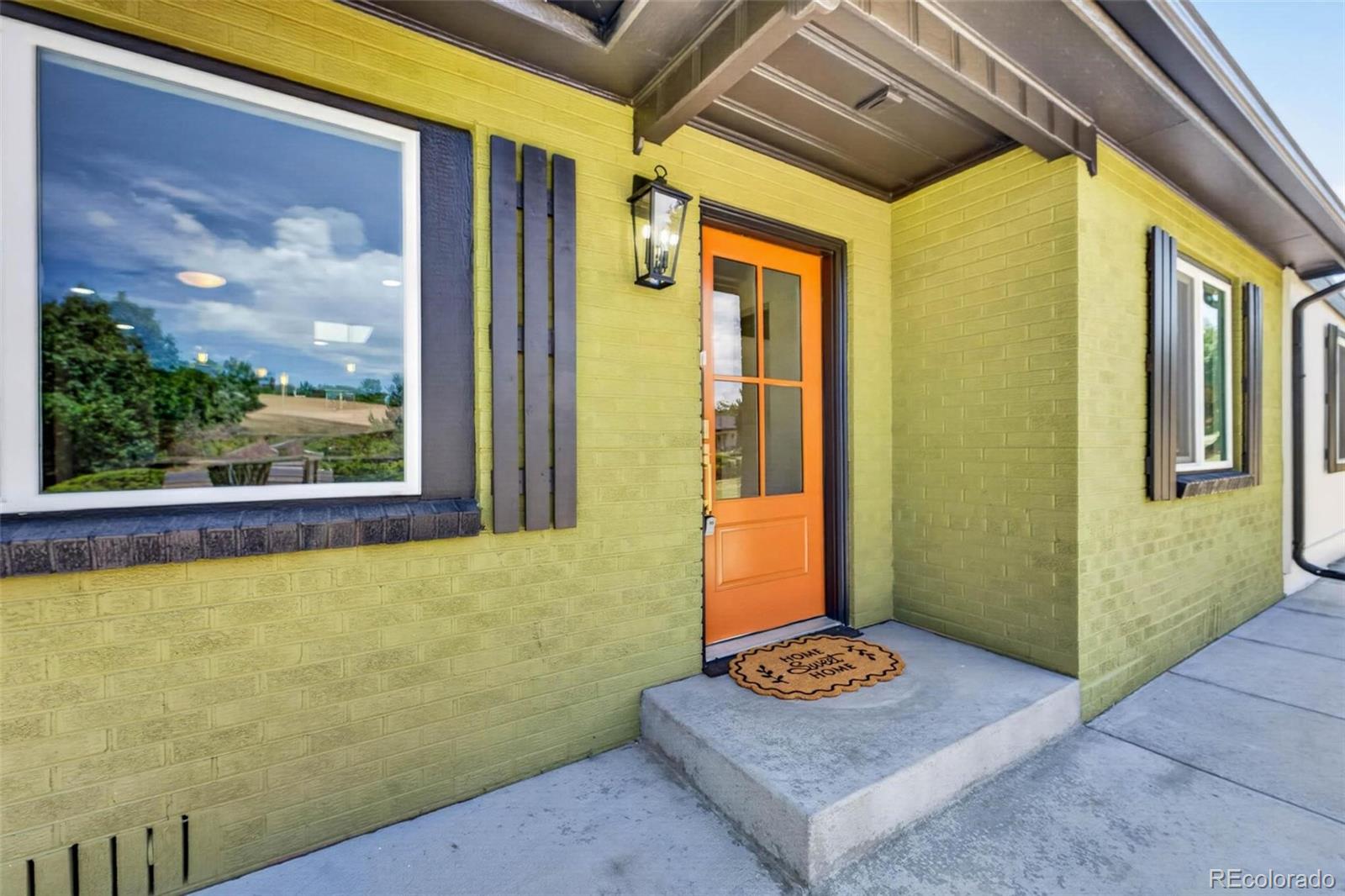 West Alameda Heights Lakewood Home | MLS #: 702683650 S Yukon Street, Lakewood Beds: 4 Baths: 2 Price: $699,900