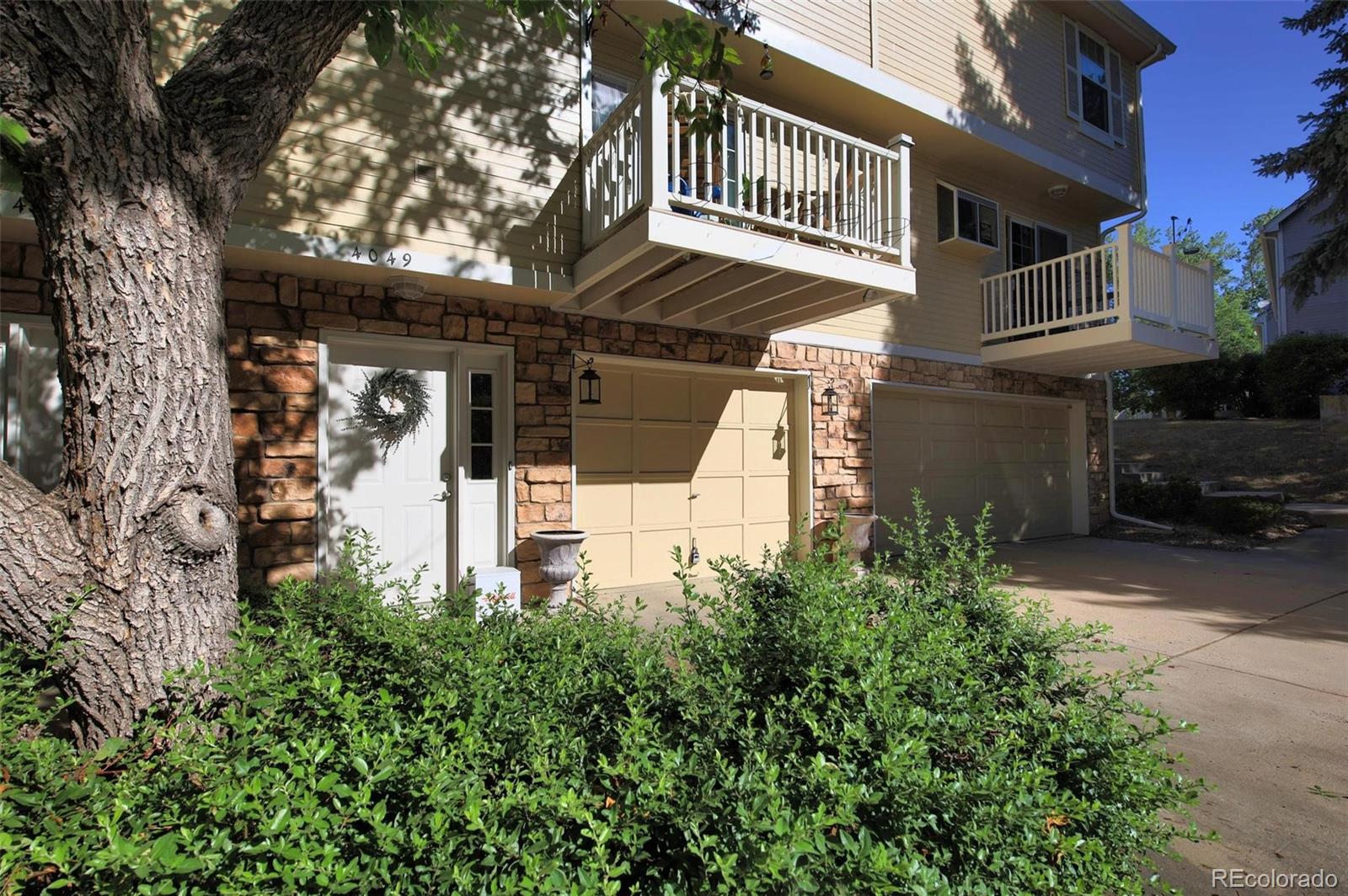  Aurora Home | MLS #: 36403584049 S Richfield Way, Aurora Beds: 2 Baths: 3 Price: $320,000